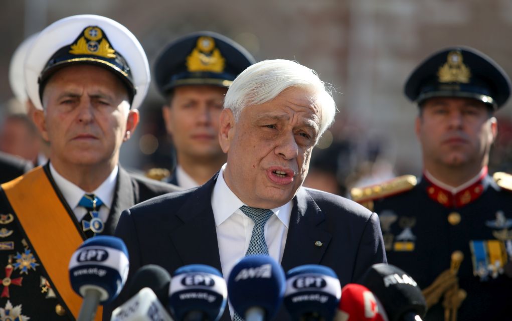 Άνδρας προσπάθησε να επιτεθεί στον ΠτΔ (vd)