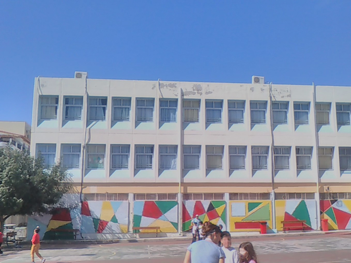 Ανεμβολίαστοι εκπαιδευτικοί: Πώς θα καλυφθεί το κόστος των τεστ