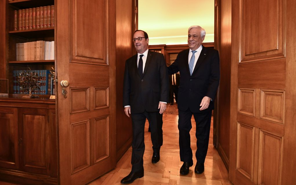 «Ιστορικής σημασίας ρόλος του ΠτΔ για την ελληνική παραμονή στο Ευρώ»
