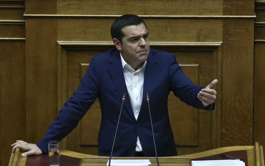 Στις Βρυξέλλες κι όχι στο Σύνταγμα το μυαλό τους