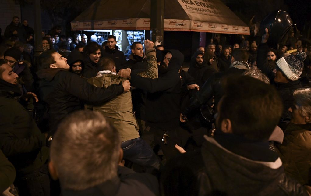 Επεισόδια έξω από τη ΓΑΔΑ