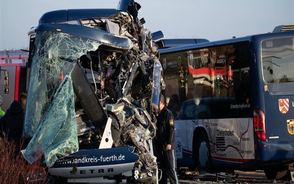Βαυαρία: Μετωπική σύγκρουση σχολικών λεωφορείων – 40 τραυματίες