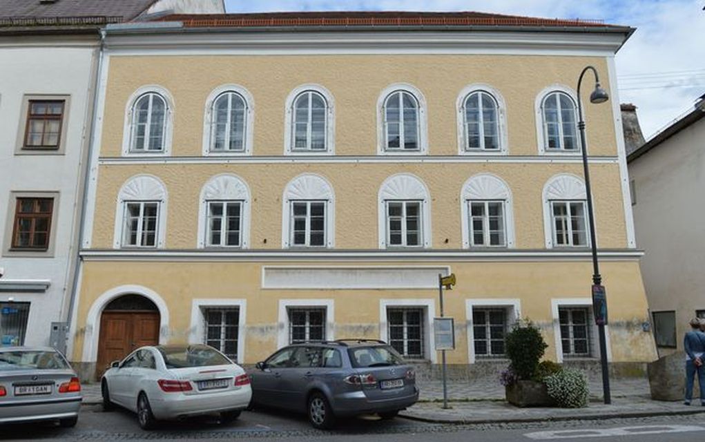Υψηλή τιμή για απαλλοτρίωση ζητά η ιδιοκτήτρια του σπιτιού του Χίτλερ