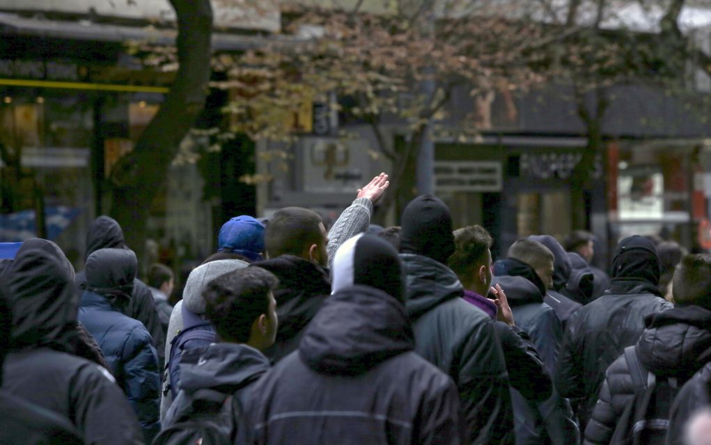 Μαθητής χαιρέτησε ναζιστικά στο συλλαλητήριο για τη Μακεδονία!