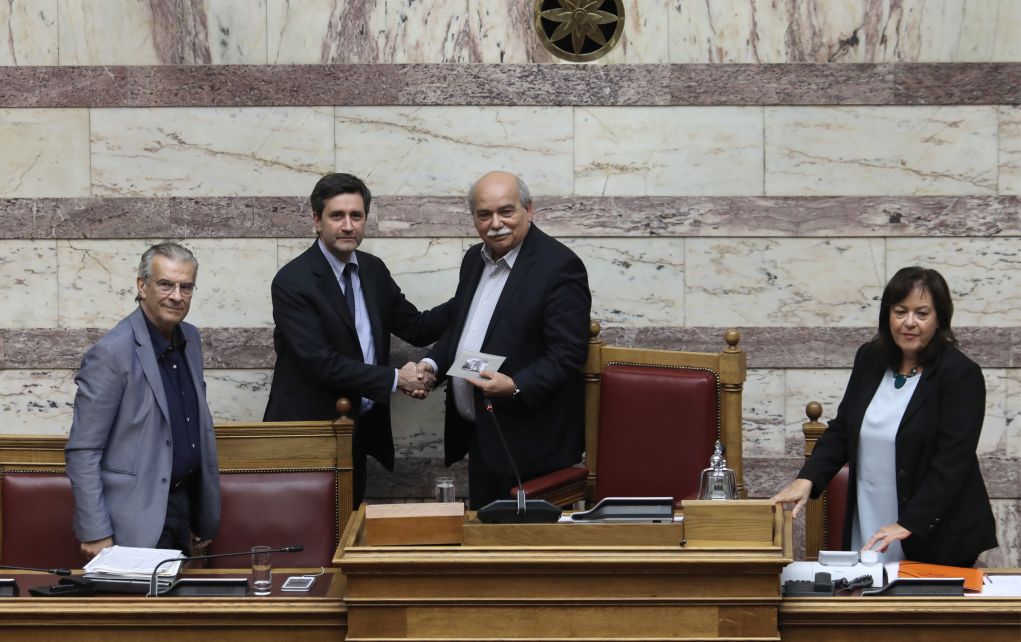 Πίεση για μεταρρυθμίσεις από την Κομισιόν