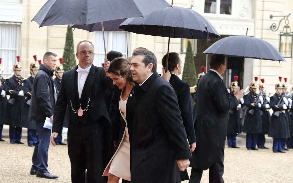 Την «Ειρήνη» του Αριστοφάνη κατέθεσε ο Αλ. Τσίπρας στη «Βιβλιοθήκη της Ειρήνης»
