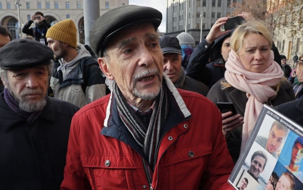 Ελεύθερος αφέθηκε ο ακτιβιστής Λεβ Πανομαριόφ