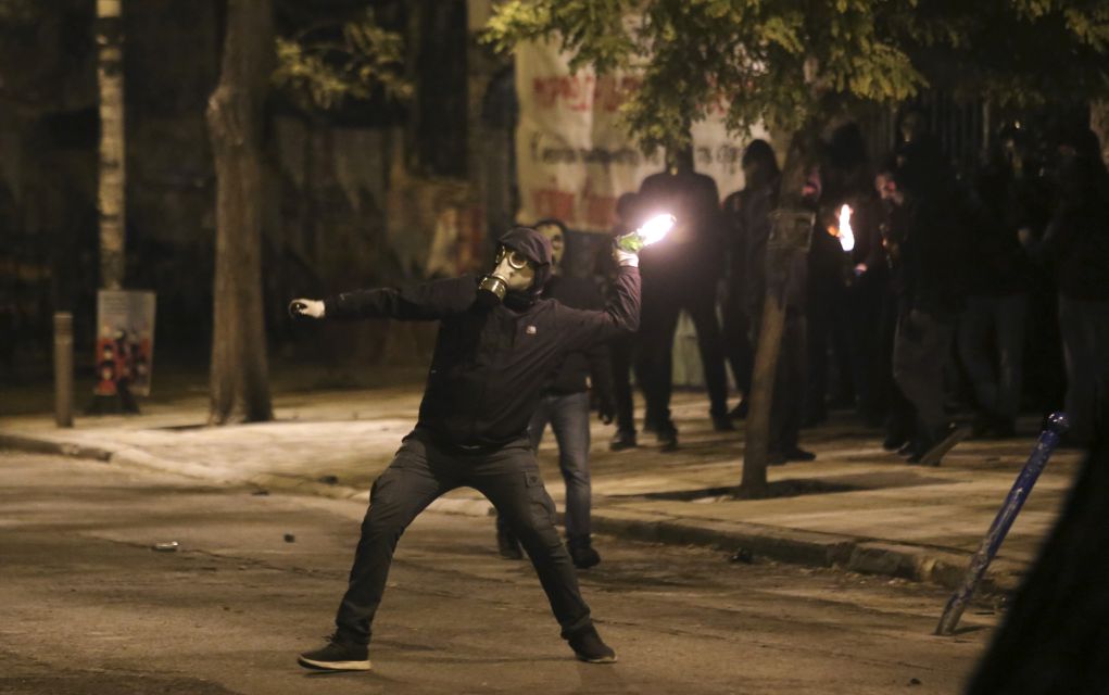 Επεισόδια και μολότοφ σε Αθήνα και Θεσσαλονίκη