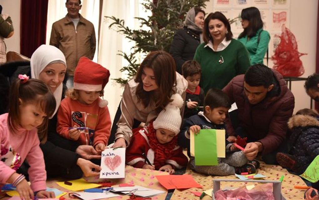 Μαθητές είπαν τα κάλαντα στη Νοτοπούλου