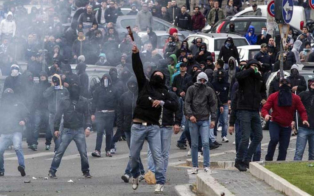 Πέθανε οπαδός της Ίντερ στα επεισόδια με οπαδούς της Νάπολι (vd)