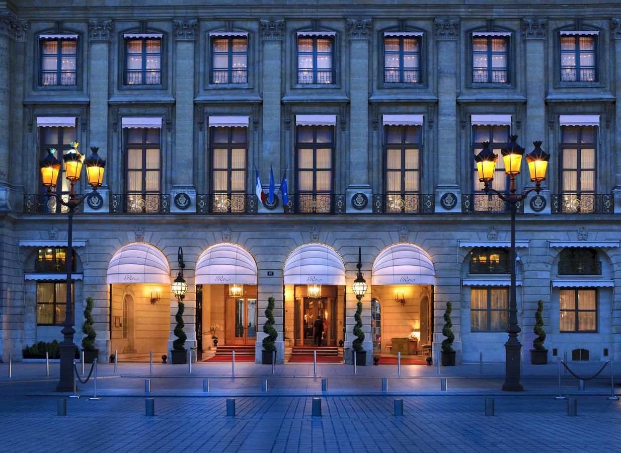 Το θρυλικό παριζιάνικο ξενοδεοχείο Ritz γίνεται βιβλίο