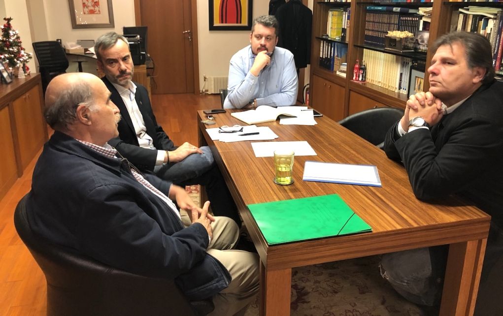 Ζέρβας: Προσωρινές λύσεις, μόνιμα προβλήματα για τη σχολική στέγη