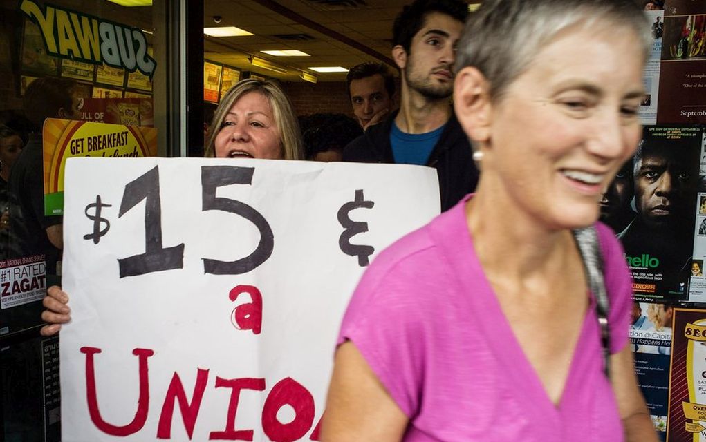 Γιατί McDonald’s και Amazon καταβάλλουν ξαφνικά $15 την ώρα στους εργαζομένους;