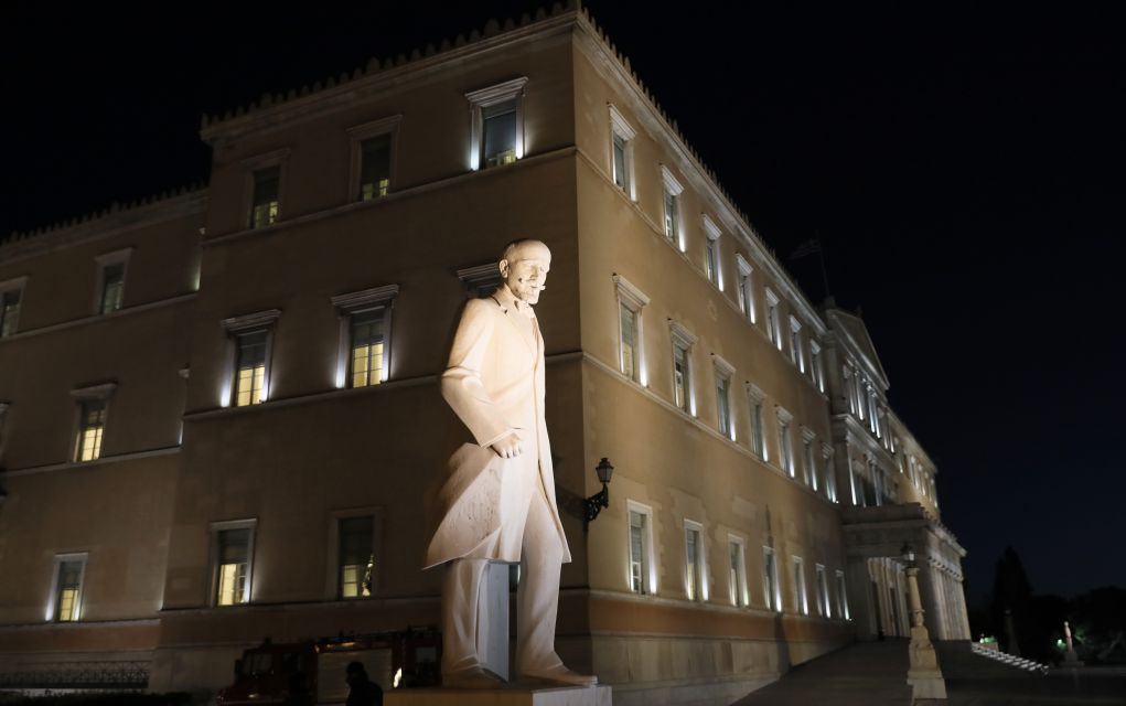 Handelsblatt: Οι Έλληνες ξαναβρίσκουν το θάρρος τους