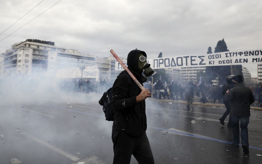 Δολοφονική επίθεση «διαδηλωτών» καταγγέλλουν οι φωτορεπόρτερ