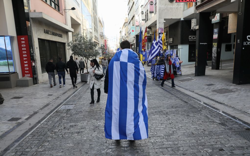 Πλημμυρίζουν το Σύνταγμα οι διαδηλωτές (live)
