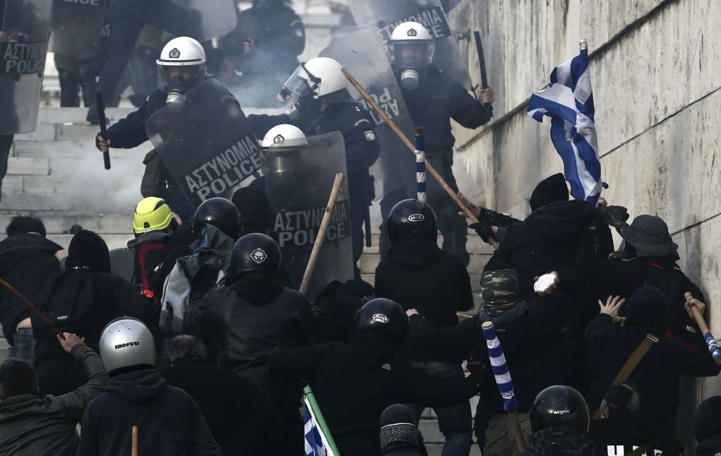 Η προφυλάκιση συμμετέχοντα στα επεισόδια διχάζει ανακριτή και εισαγγελέα