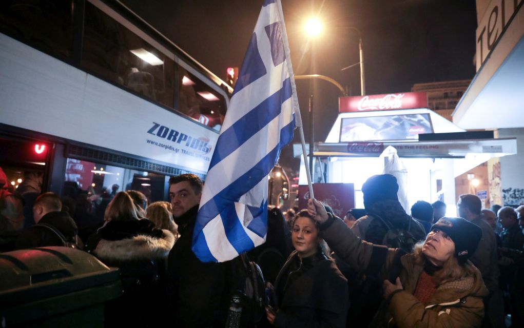 Καταφθάνουν στο Σύνταγμα οι διαδηλωτές (live)
