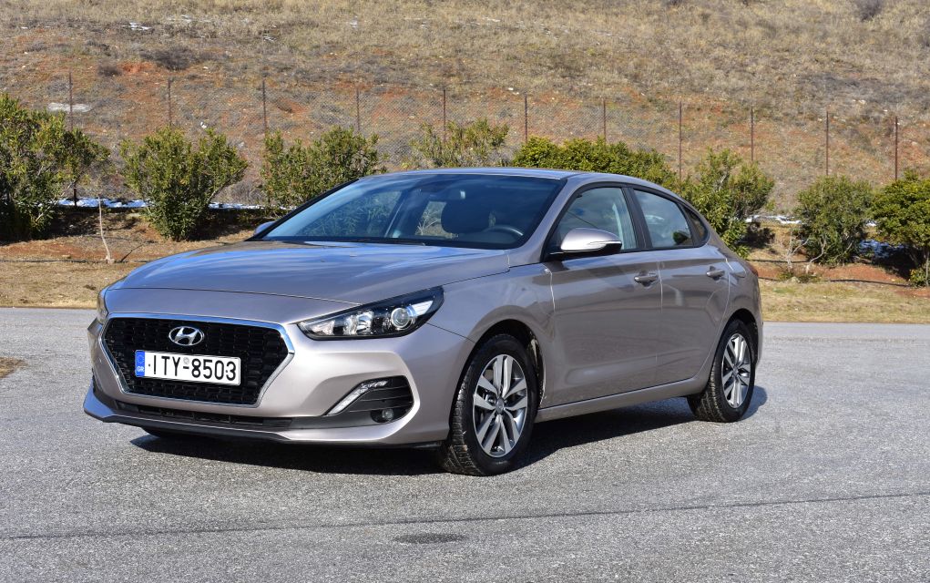 Hyundai i30 Fastback 1.0 – Η καλαισθησία σε πρωταγωνιστικό ρόλο