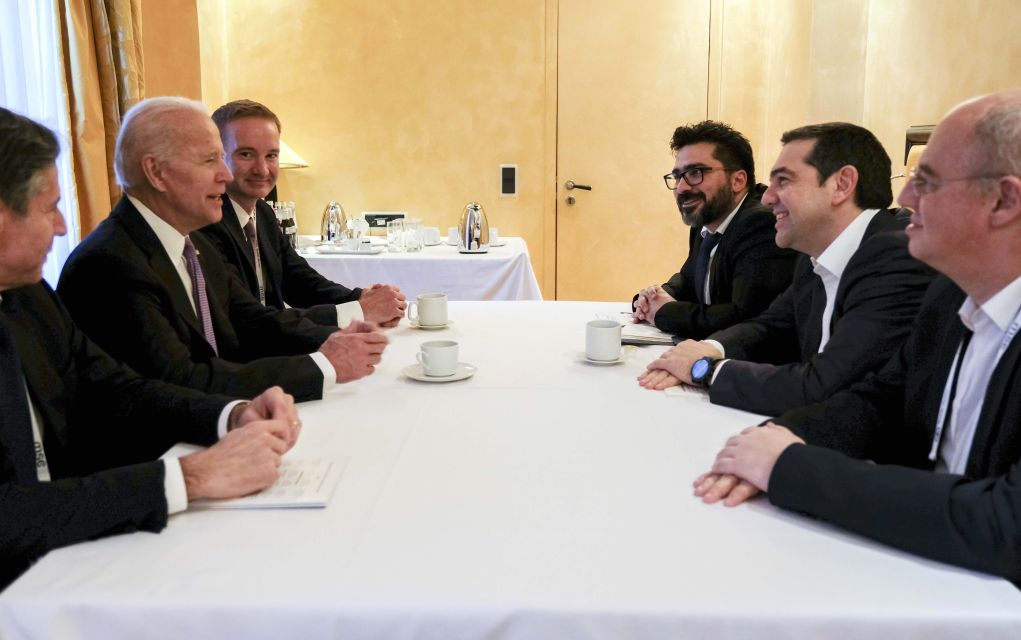 Μακρά συζήτηση Τσίπρα-Μπάιντεν, πιθανού υποψήφιου προέδρου των ΗΠΑ