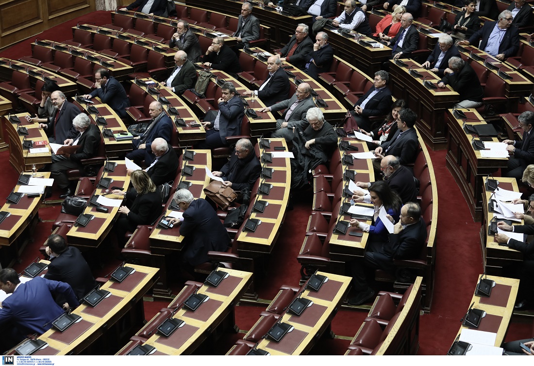 Ο φόβος της μη επανεκλογής ανοίγει στόματα