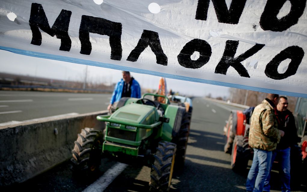 Παραμένουν και ενισχύουν τα μπλόκα οι αγρότες