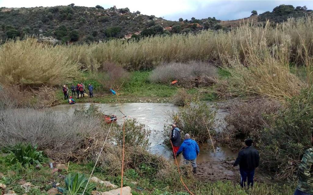 Κρήτη: Και μηχανήματα εκσκαφής στις έρευνες για τους τέσσερις αγνοούμενους