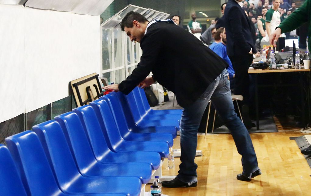 Συγγνώμη για το εσώρουχο ζήτησε ο Δ. Γιαννακόπουλος