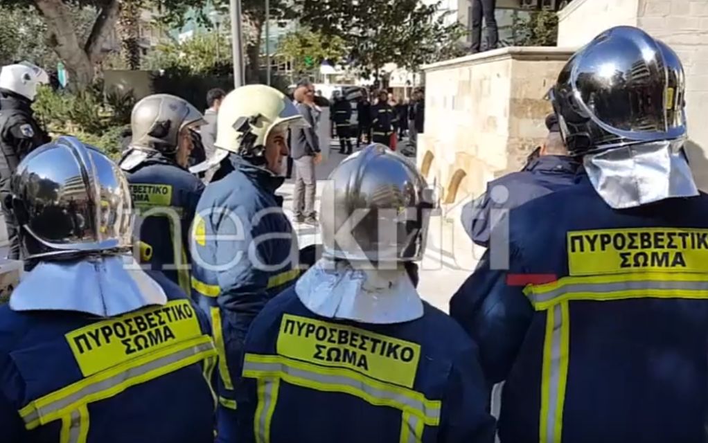 Ηράκλειο: Αίσιο τέλος με τον άνδρα που απειλούσε να αυτοπυρποληθεί (vd)