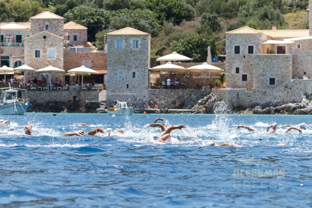 Oceanman Greece: Κολυμβητές από ολοκληρο τον κόσμο πιάνουν… Λιμένι!