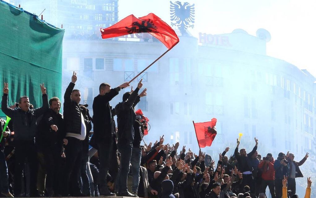 Καζάνι που βράζει η Αλβανία – Συμπλοκές αστυνομίας και οπαδών της αντιπολίτευσης
