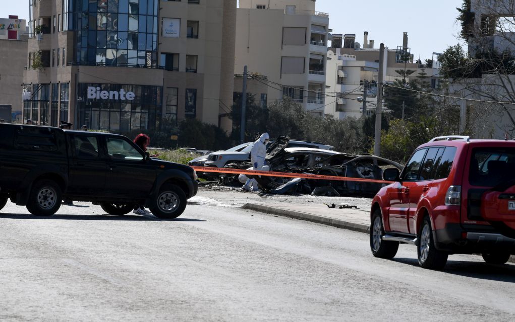 Γλυφάδα: Οι πρώτες στιγμές μετά την ισχυρή έκρηξη – Εικόνες χάους (vd)