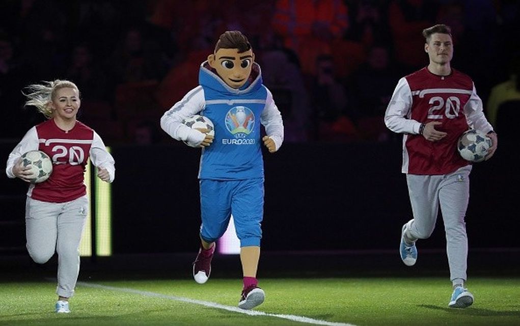 EURO 2020: Αυτή είναι η επίσημη μασκότ! (vd)