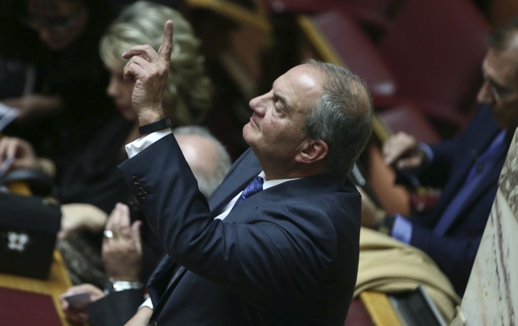Ποιος μπορεί επιτέλους να ενώσει τη χώρα;