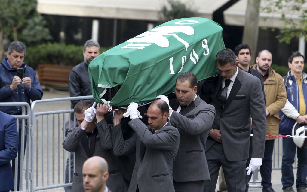 Με τη σημαία του Παναθηναϊκού το φέρετρο του Θανάση Γιαννακόπουλου