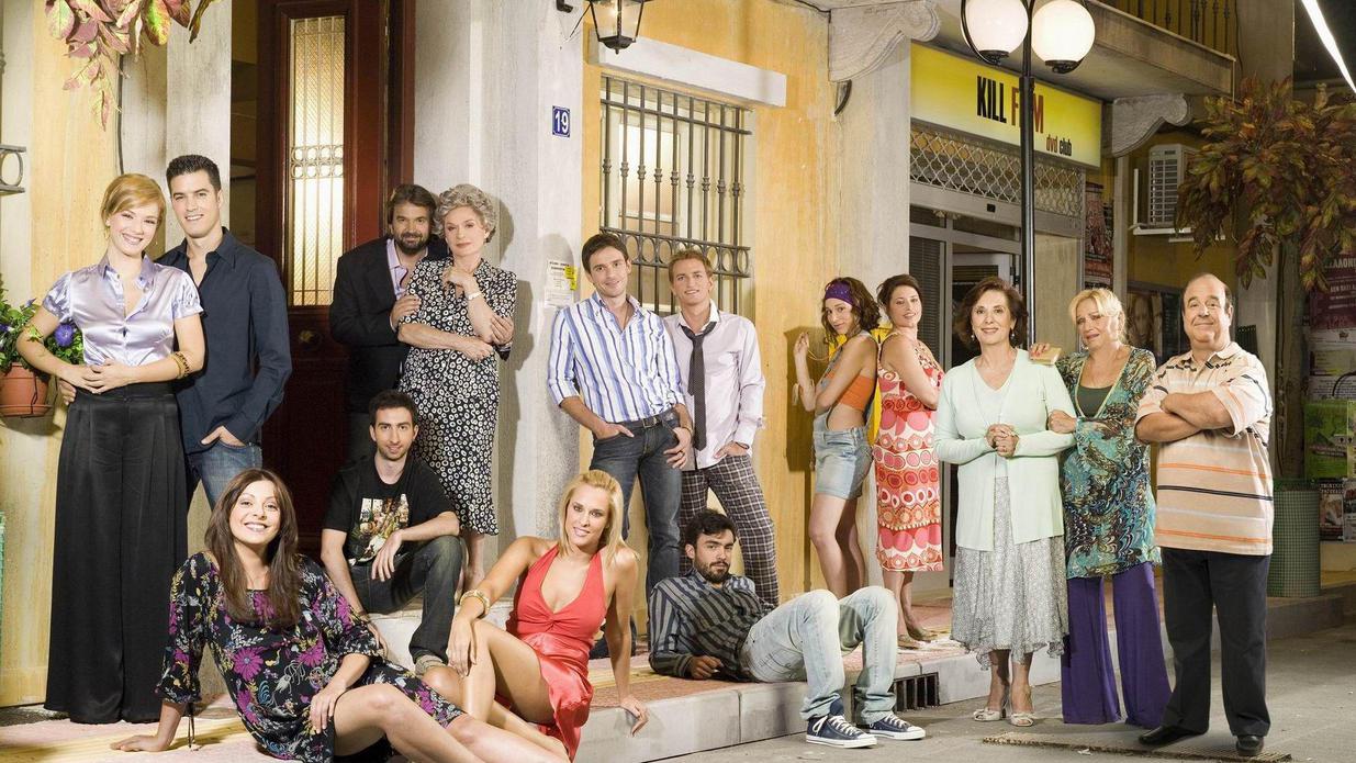 Επιστρέφει στην TV η “Πολυκατοικία” με νέους… ένοικους