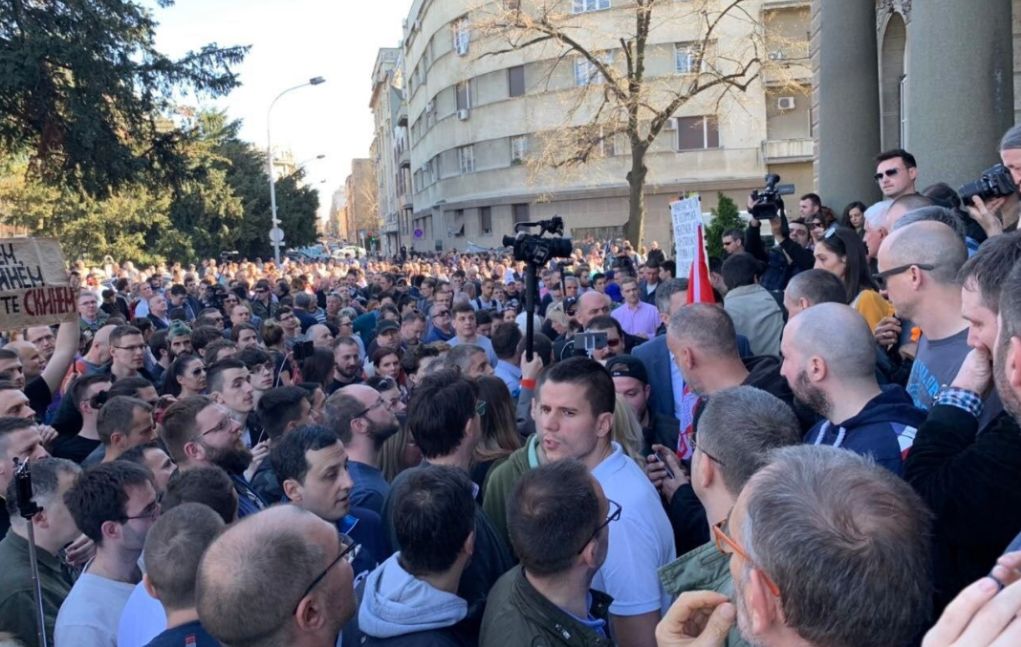 Νέες μαζικές διαδηλώσεις αύριο στο Βελιγράδι