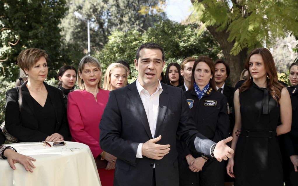 Γέμισε από γυναίκες το Μέγαρο Μαξίμου (pics)
