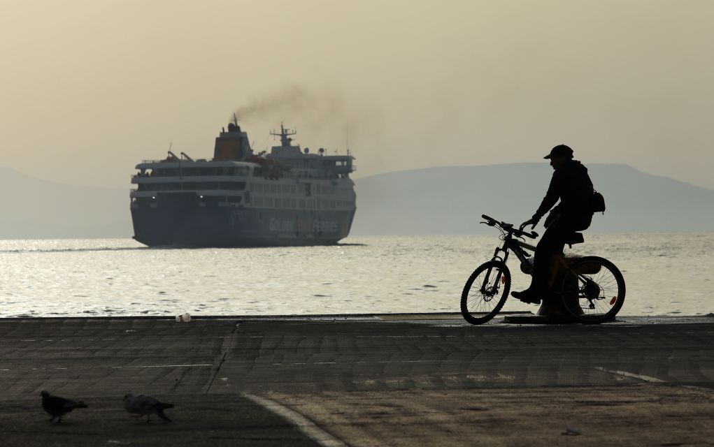 Αναχωρούν οι εκδρομείς του Πάσχα