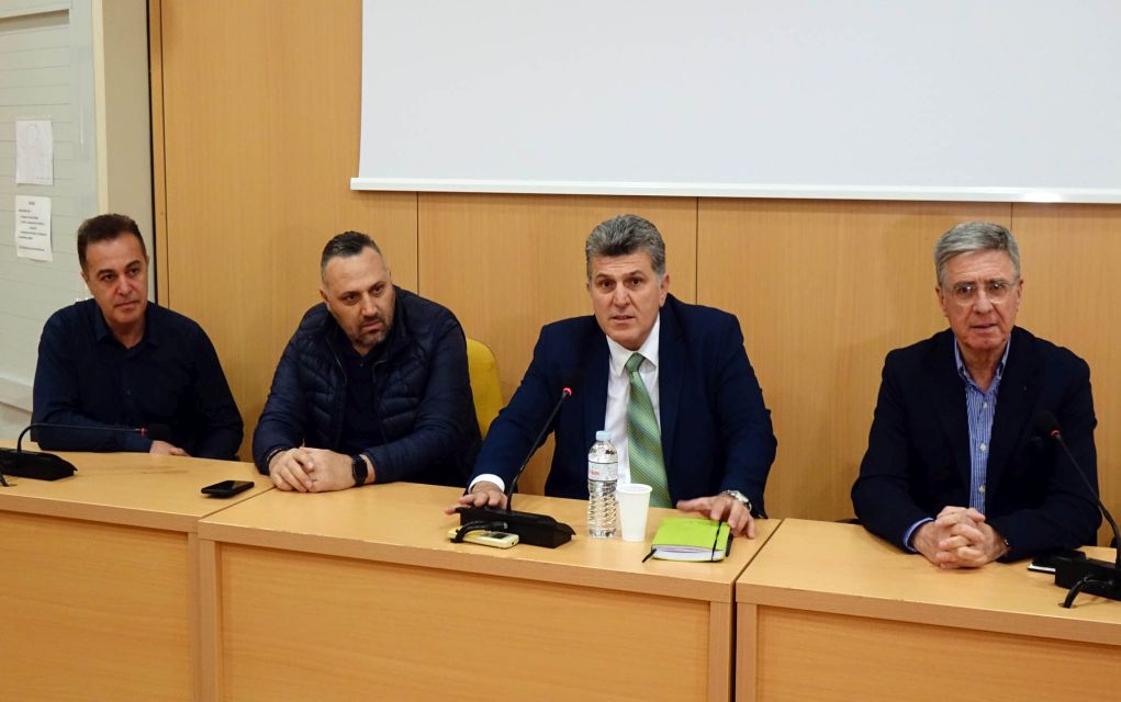 Στα…θρανία τα μέλη του Εμπορικού Συλλόγου Κορδελιού