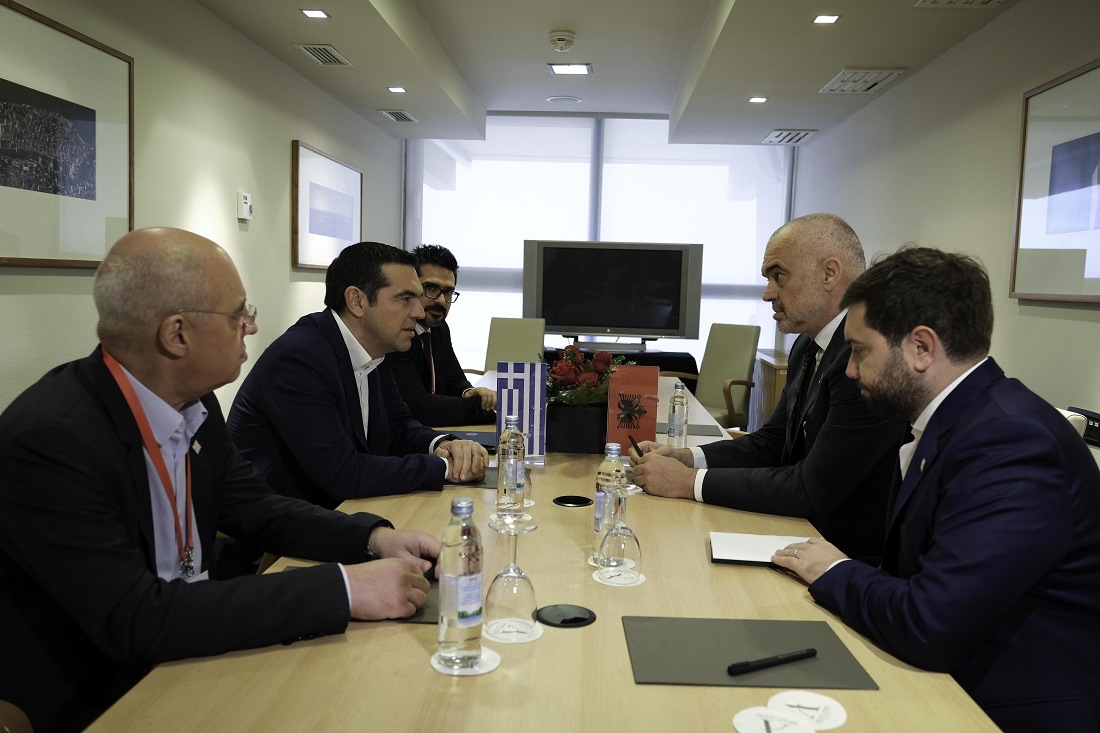 Τσίπρας σε Ράμα: «Σεβάσου τη μειονότητα αν θες ΕΕ»