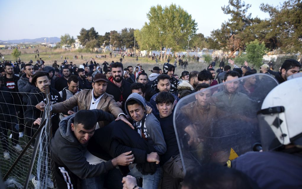 Έξω από το κέντρο φιλοξενίας Διαβατών παραμένουν περισσότεροι από 500 πρόσφυγες