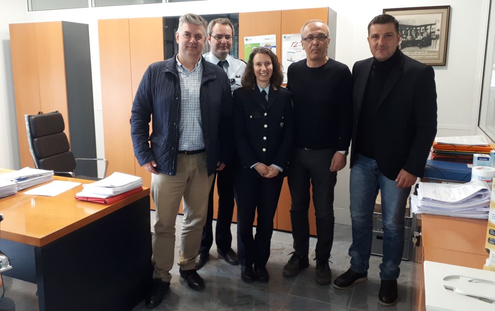 Δωρεά φορητών φαρμακείων στην Τροχαία Θεσσαλονίκης με πρωτοβουλία ΕΚΑ