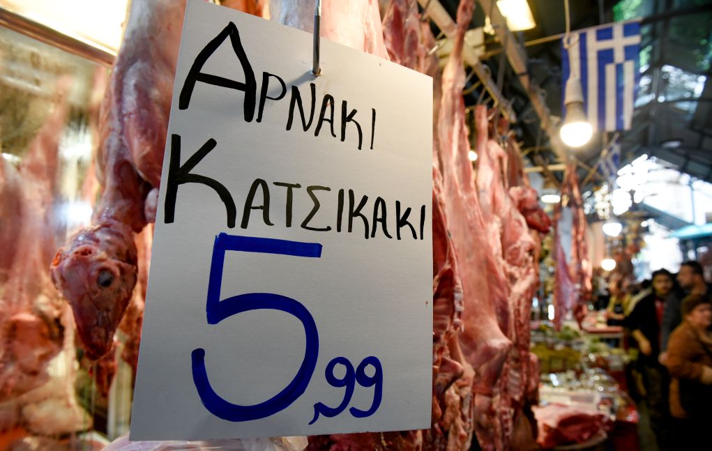Ακατάλληλα τρόφιμα κατέσχεσαν στον Περαιά