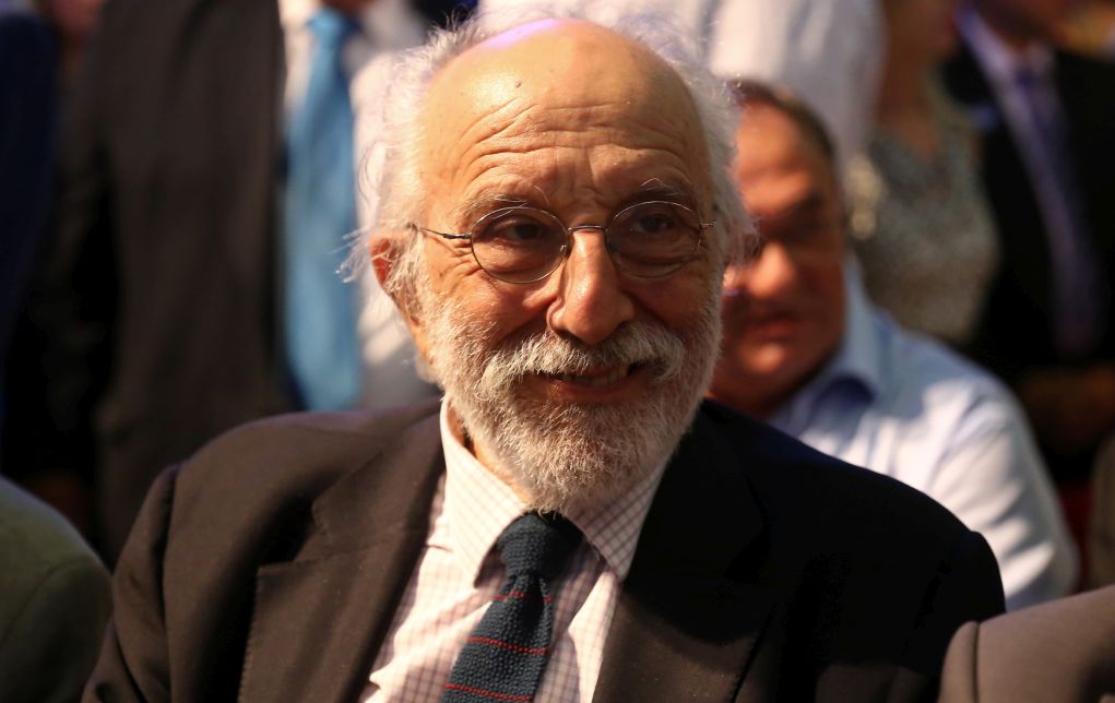 Χαμογελαστός στον ανακριτή ο Αλ. Λυκουρέζος