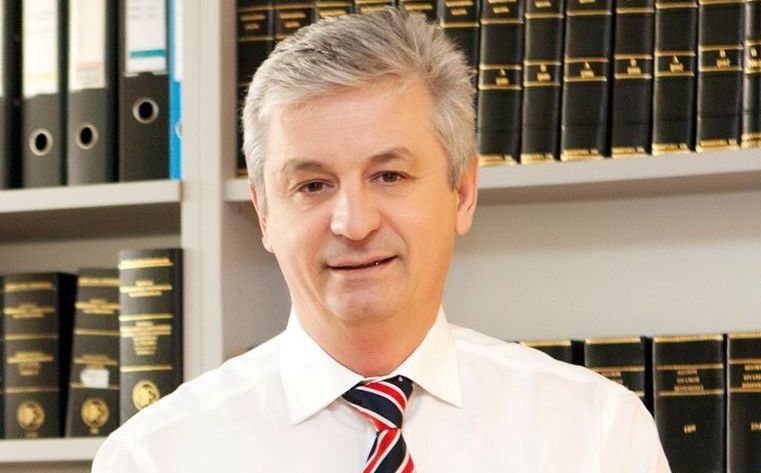 Δημήτρης Πανοζάχος / 1,9 δισ. ετησίως κοστίζει η γραφειοκρατία στην Ελλάδα!