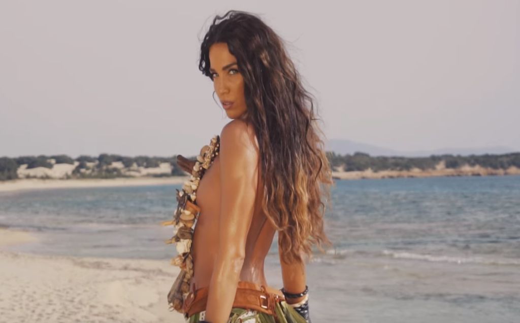Το snake look της Κατερίνας Στικούδη που τράβηξε τα βλέμματα (pic)