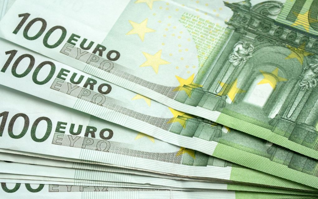 Από 28 Μαΐου τα νέα χαρτονομίσματα 100 και 200 €