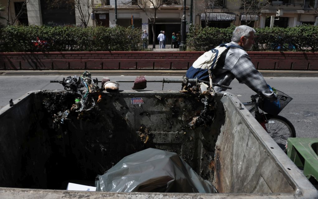 Επεισόδια έξω από την ΑΣΟΕΕ – Κλειστή η Πατησίων