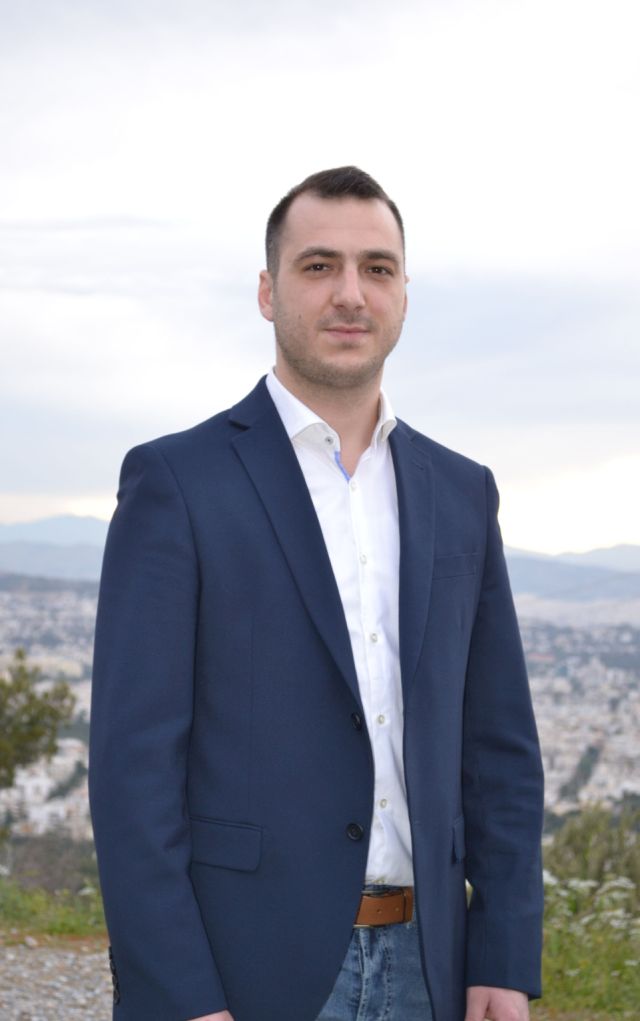 Σ. Λάμπρου: Παίρνουμε την πολιτική στα χέρια μας